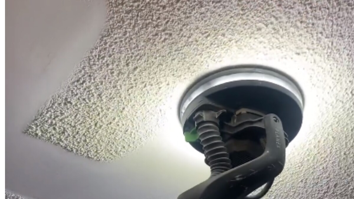 Video Of 'Popcorn' Ceiling Removal Is Unbelievably Satisfying News18