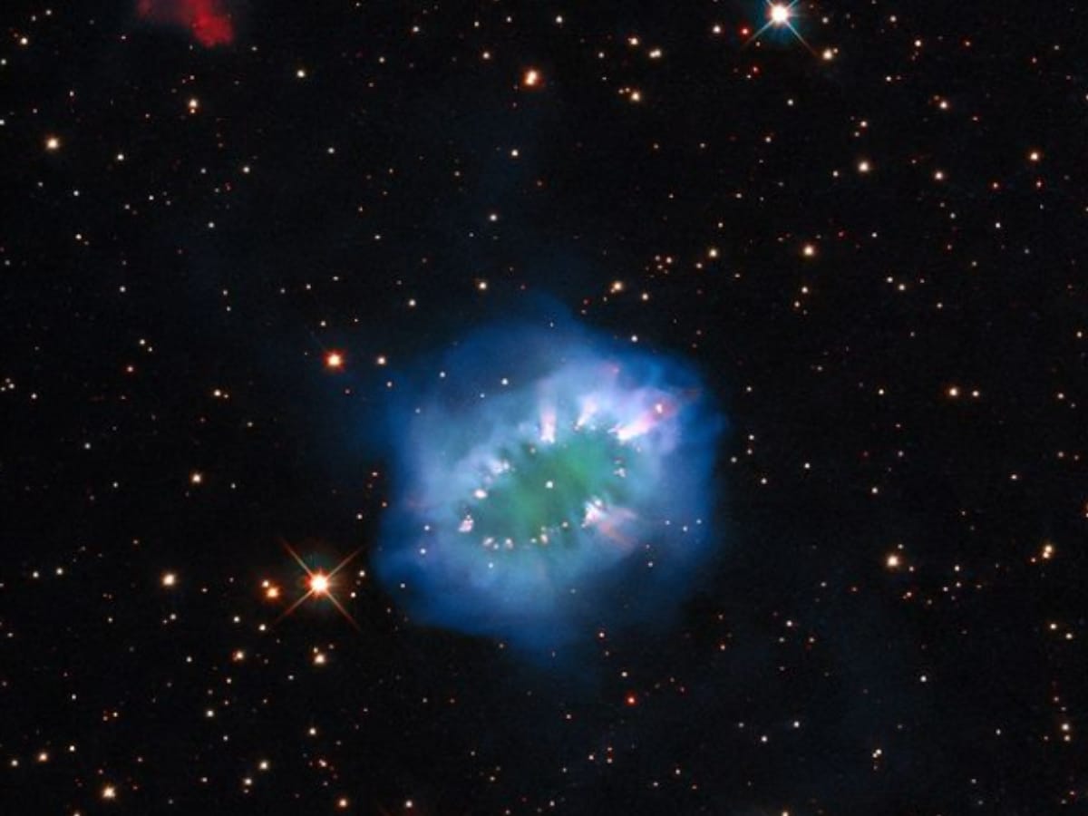 Webb telescope captures stunning new look at the Ring Nebula | CNN