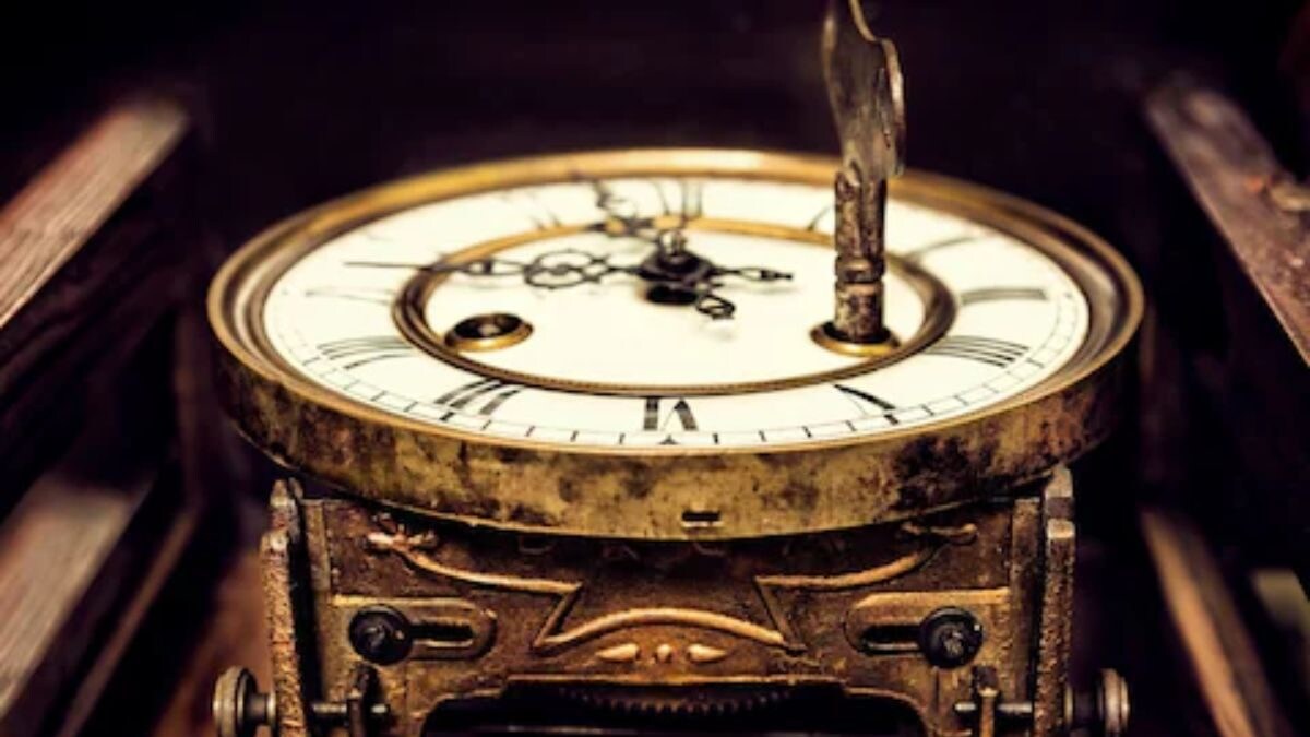 This Astrophysicist Professor Claims He Has An Equation For Time Travel - Vimarsana News
