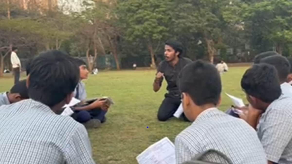 This Organisation Is Teaching School Students In Parks And Courts For Practical Knowledge