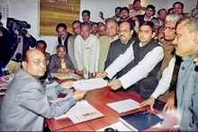 Kannauj Elections: Akhilesh Yadav shared an old picture of him filing the nomination papers along with then Rajya Sabha member Amar Singh.
