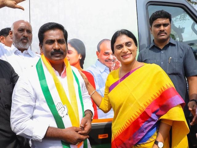 YSRCP Puthalapattu MLA MS Babu with Andhra Pradesh Congress Committee president YS Sharmila. (Image via X/@realyssharmila)
