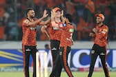 SRH vs RCB Live Score, IPL Match Today: SRH 3/1 (1 Over); Will Jacks Delivers the Early Wicket of Travis Head