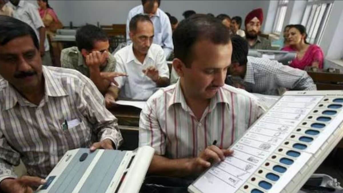 Evm Protest Maharashtra: Man Uses Wedding Invite to Air Protest Against EVMs ...