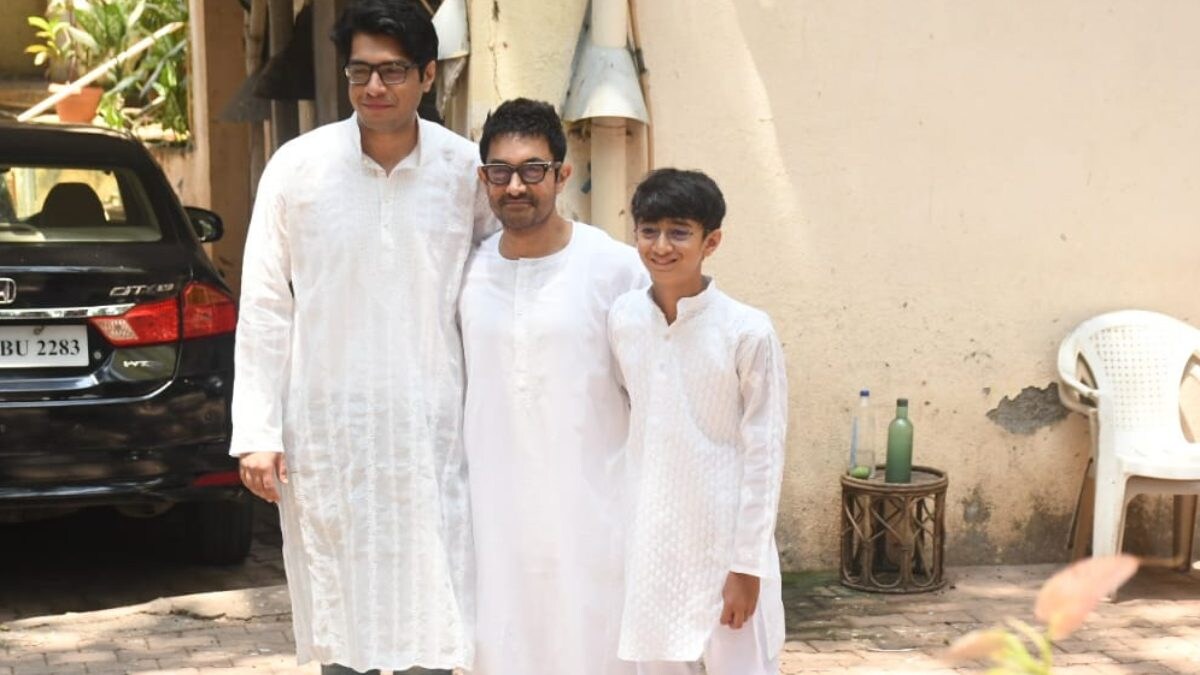 Aamir Khan Rings In Eid With His Ammi, Poses Outside Residence With Sons Junaid and Azad | Watch - Vimarsana News