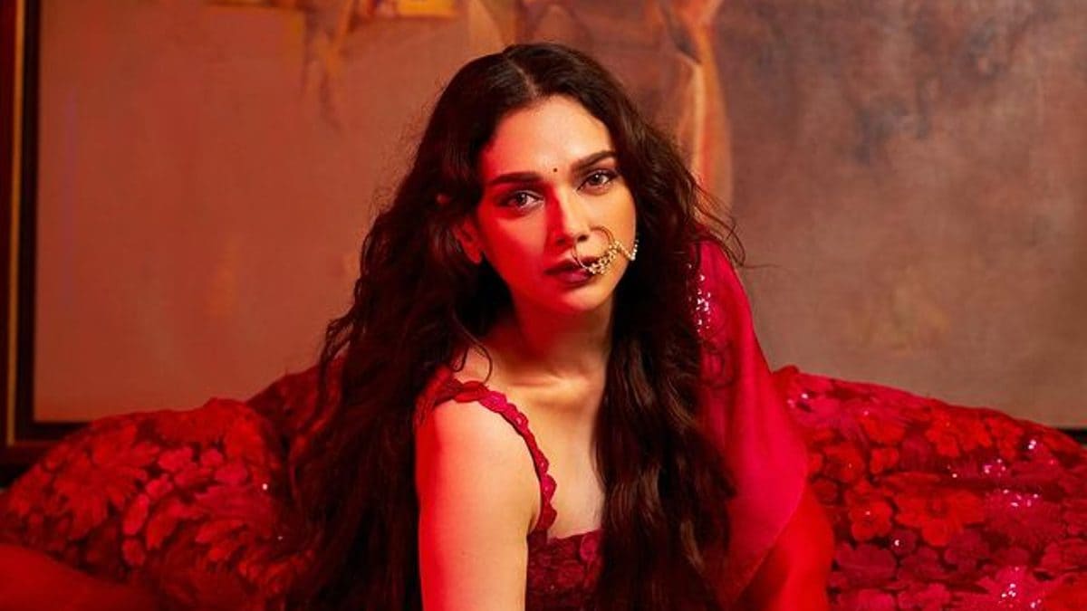 strapless open back dress Aditi Rao Hydari in Gauri & Nainika
