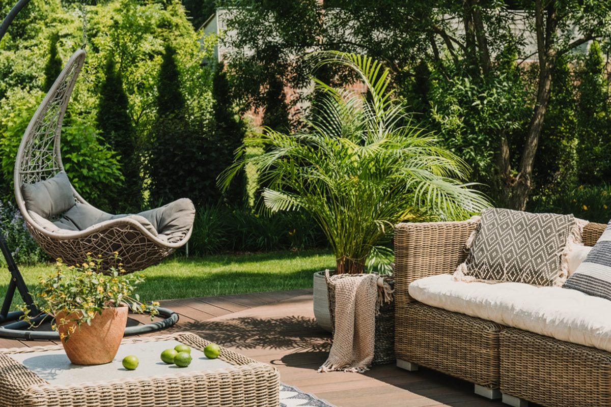 Outdoor Oasis: 7 Essential Patio Furniture Pieces for Summer Lounging