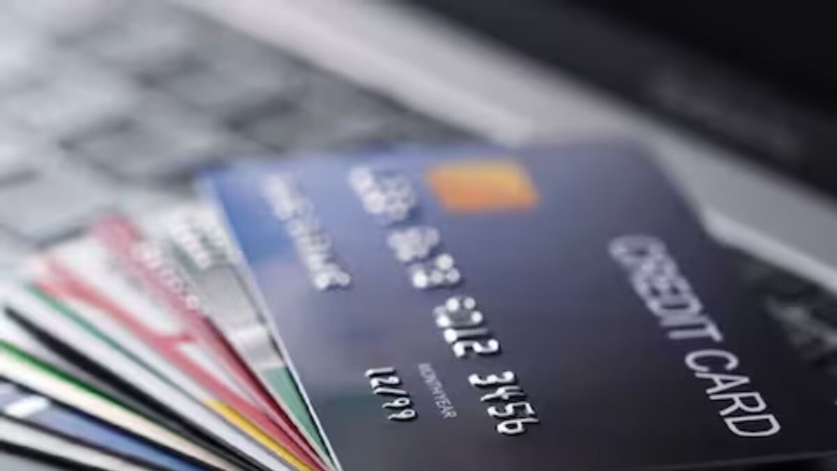 Festive Season Finance Hacks: Credit Card Tips You Should Not Miss