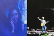 Arijit Singh Sings Zaalima, Apologises to Mahira Khan After Failing to Recognise Her At Concert | Watch