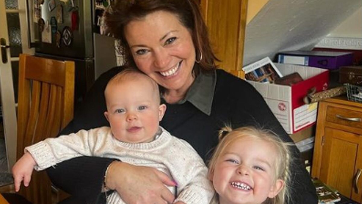 A Look At Harry Styles' Heartwarming Musical Journey, Courtesy Of His Mother - Vimarsana News