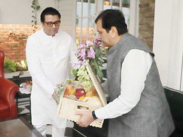 BJP's Mangal Prabhat Lodha met MNS chief Raj Thackeray at his residence. (News18)