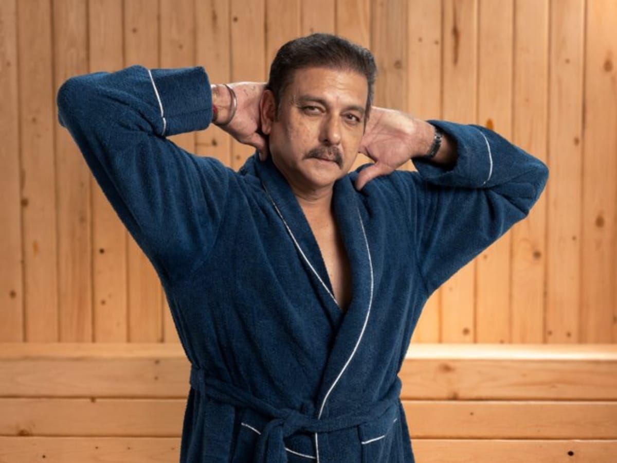 Ravi Shastri Declares He Is 'Hottie, Naughty And Sixtyyyy' And Fans Agree | Cricket News - News18