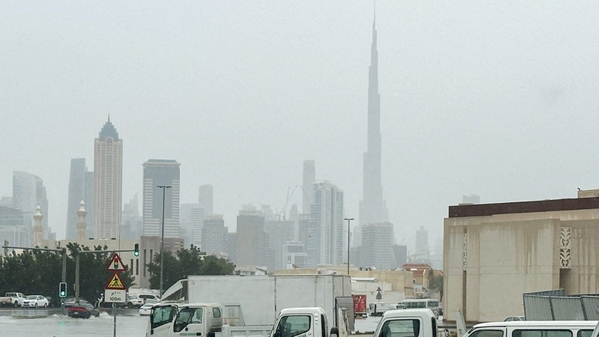 Saksikan: Pusat perbelanjaan Dubai kebanjiran, bandara terendam air karena hujan selama 1,5 tahun mengguyur UEA hanya dalam beberapa jam