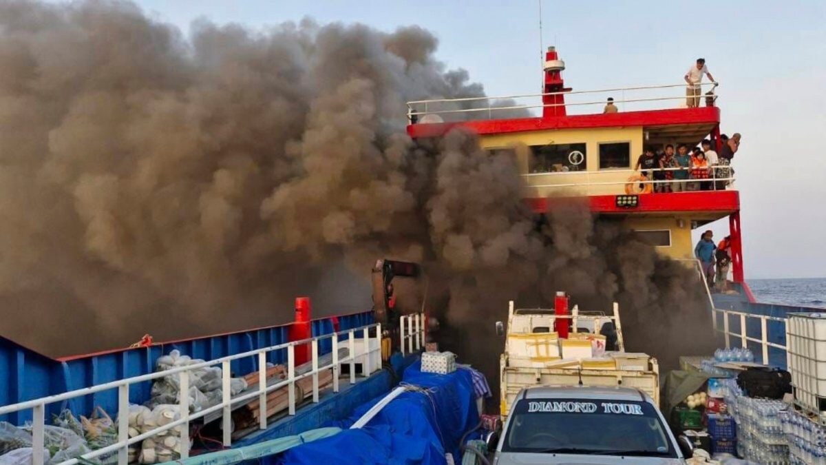 Watch: Ferry Carrying 108 Goes Up In Flames, Passengers Jump Into The Sea To Save Their Lives - Vimarsana News
