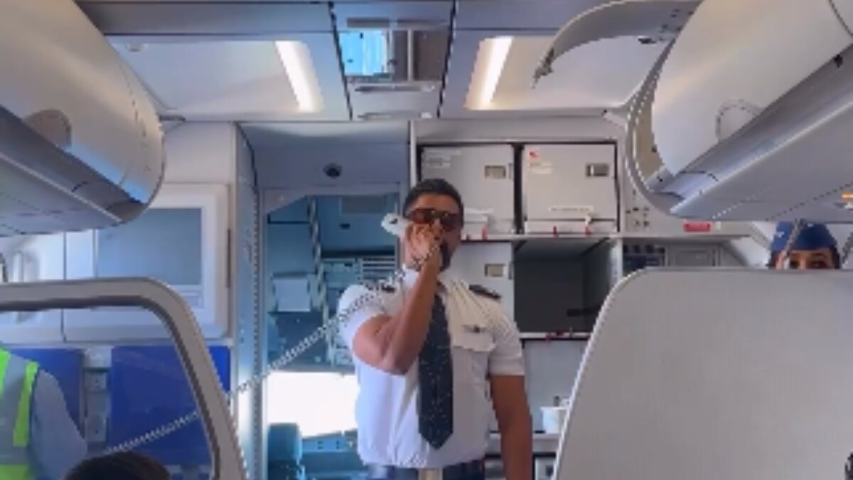 Grab Tissues, Pilot's Announcement For Grandfather Will Leave You Teary-Eyed - Vimarsana News