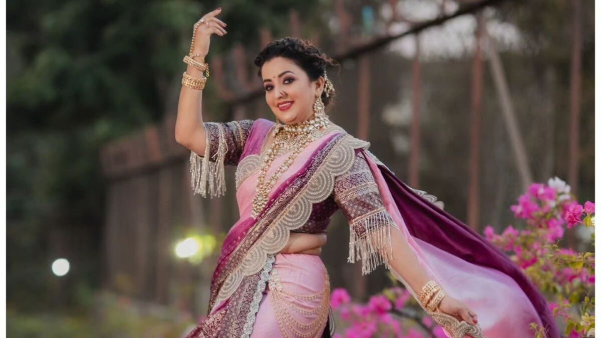Marathi Actress Apurva Nemlekar Is Our Favourite 'Desi' Barbie In Pink Ombre Saree - Vimarsana News