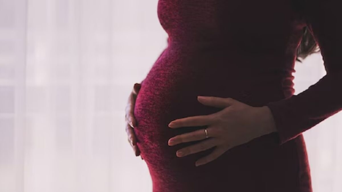 Study Reveals Pregnancy May Accelerate Biological Aging in Women; Expert Insights