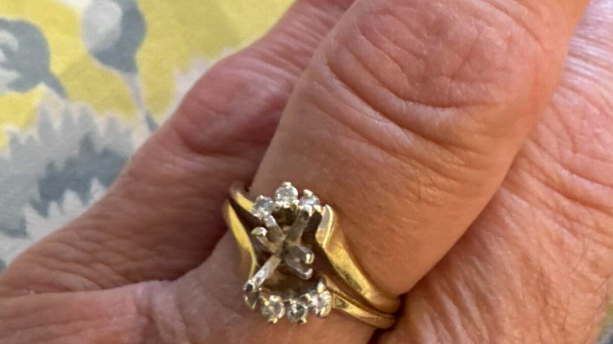 Woman Asks For Help After Losing Diamond From Her Wedding Ring In Cookie Batch