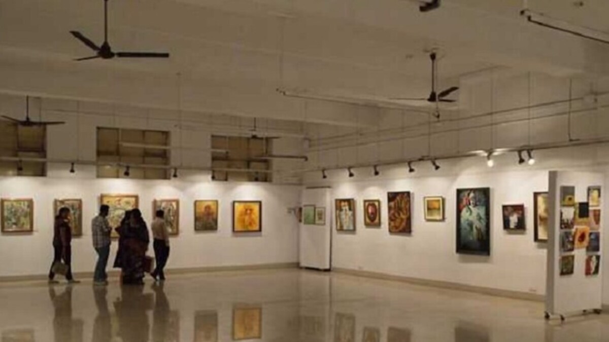 German Museum Worker Fired For Hanging His Own Painting - Vimarsana News