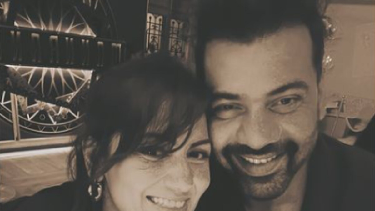 Sriti Jha Poses With Kumkum Bhagya Co-Star Shabir Ahluwalia In Aww-Dorable Selfie: 'This Man Changed My Life'