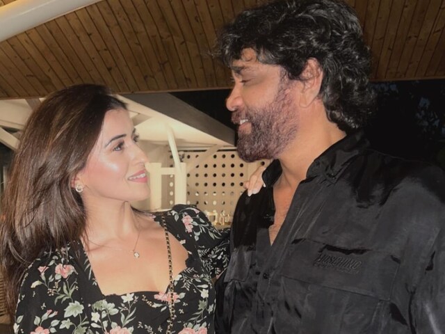 Former Actress Anshu Ambani Reunites With Manmadhudu Co-star Nagarjuna ...