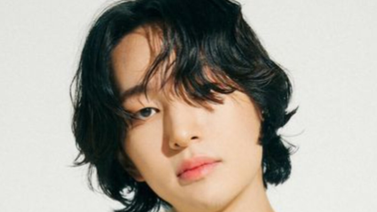 SHINee's Onew Makes A Comeback After Year-Long Hiatus Over Health Concerns - Vimarsana News