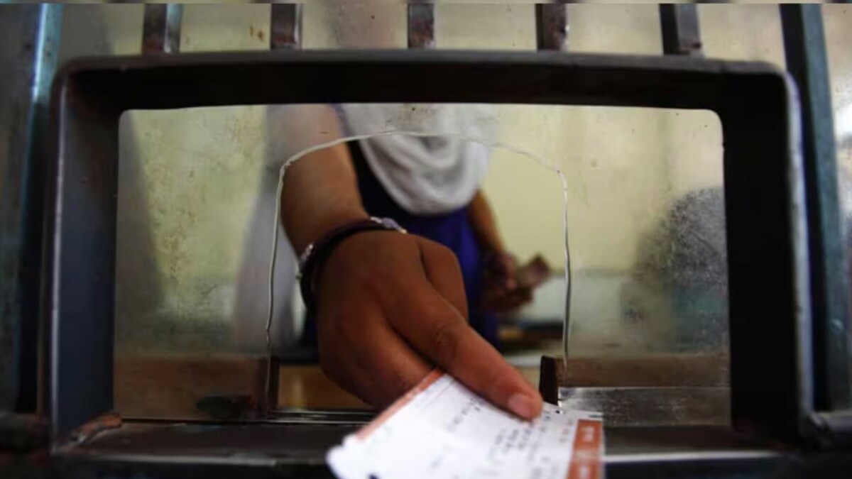 21 Ticketless Passengers Found Travelling In AC Coach Of Bhagalpur Express, Arrested - Vimarsana News