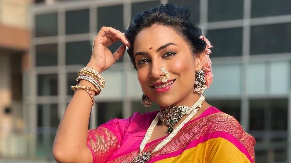 Watch: Actress Kranti Redkar Shares She Lost 5 Kg In 10 Days - Vimarsana News