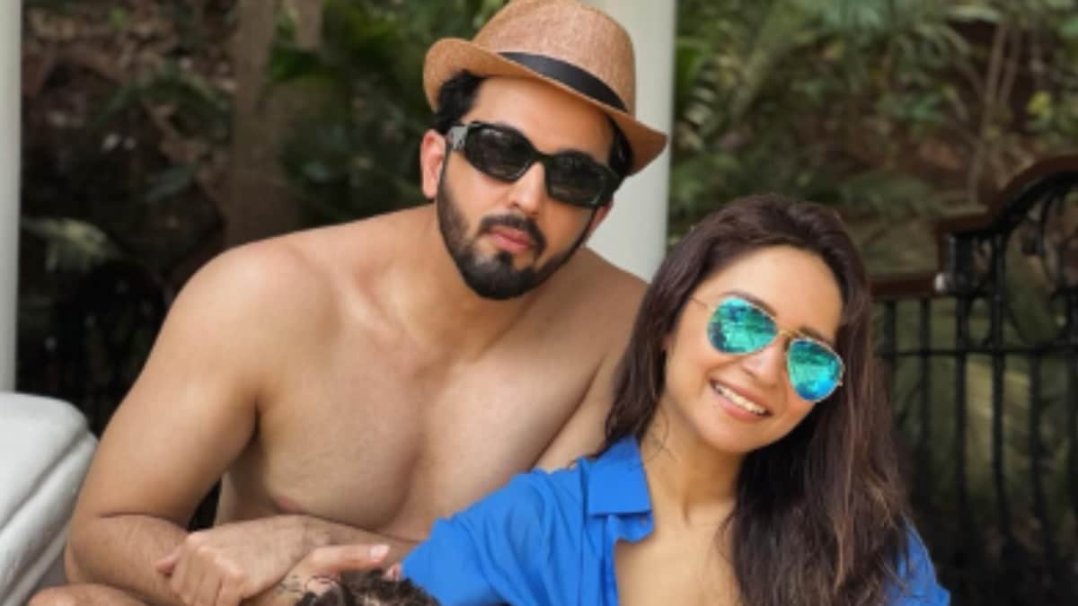 Dheeraj Dhoopar Had This Much Fun With Wife Vinny Arora And Son Zayn