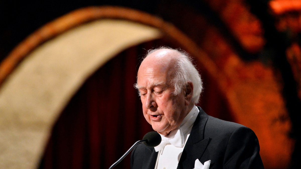 Nobel Prize-Winning 'God Particle' Physicist Peter Higgs Dies Aged 94 ...