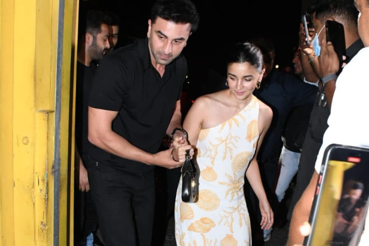 Alia Bhatt’s One Shoulder Printed Dress Is Summery, Cute and Biodegradable