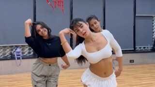 Jacqueline Fernandez Sets The Temperature Soaring In This Clip From Dance Rehearsals For Yimmy Yimmy - Vimarsana News