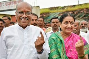 Akola MP Sanjay Dhotre and his wife