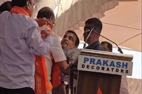 Union Minister Nitin Gadkari Faints During Speech At Poll Rally In Maharashtra
