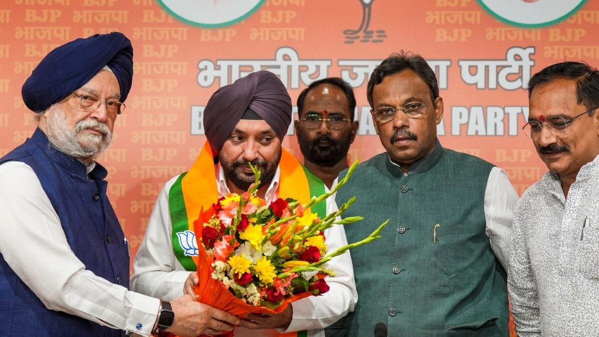 Arvinder Singh Lovely, Four Others Join BJP After Quitting Congress