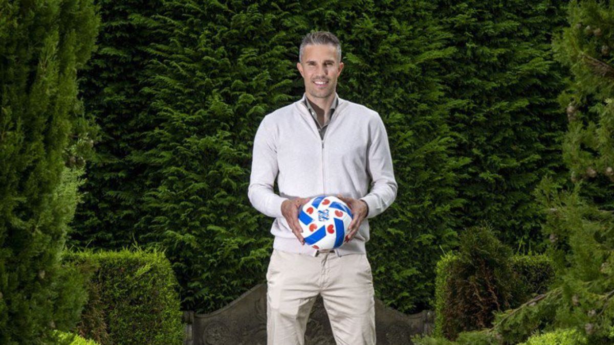 De legendarische Nederlandse spits Robin van Persie heeft de baan als hoofdtrainer bij Heerenveen binnengehaald