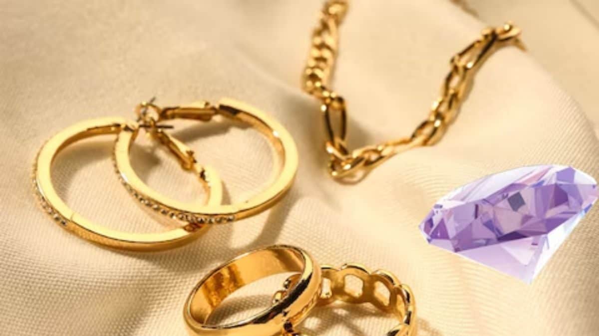 Woman Discovers Boyfriend Is A Jewel Thief After He Gets Arrested(02)