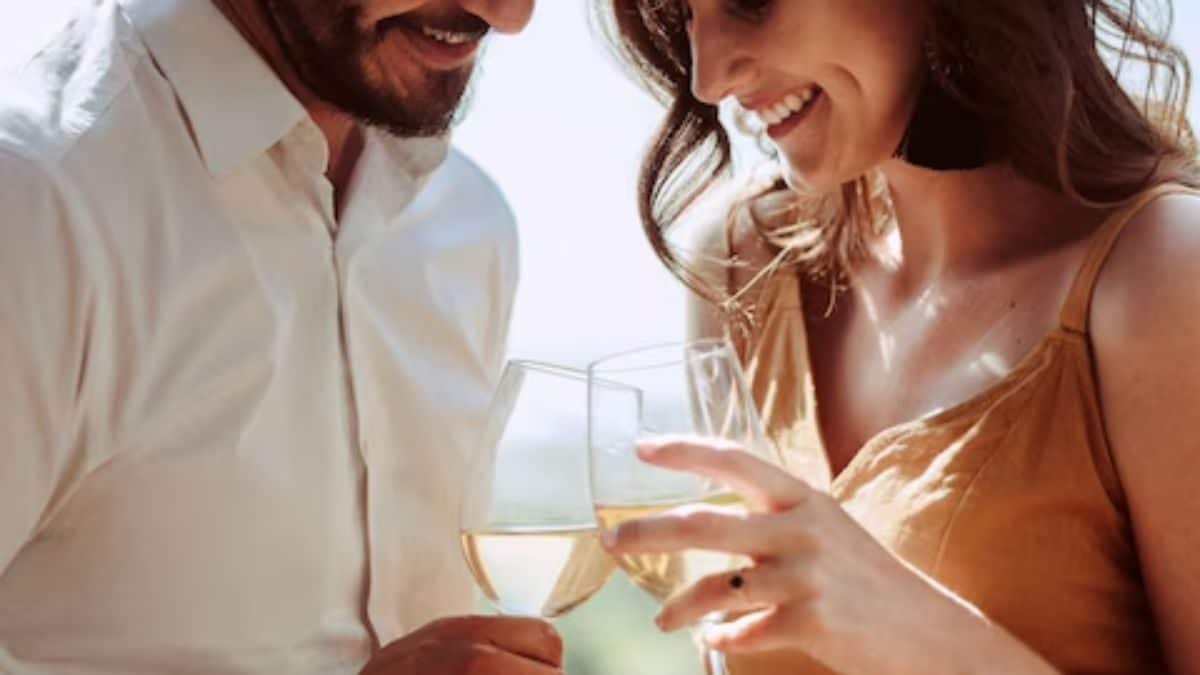 Woman Feels Guilt About Keeping Kids Secret in Age-gap Relationship; Reddit’s Response