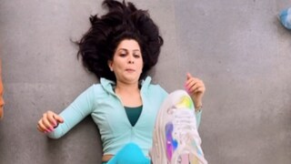 Watch: Marathi Actress Maadhavi Nemkar Balances Sneakers On Her Sole During Workout - Vimarsana News