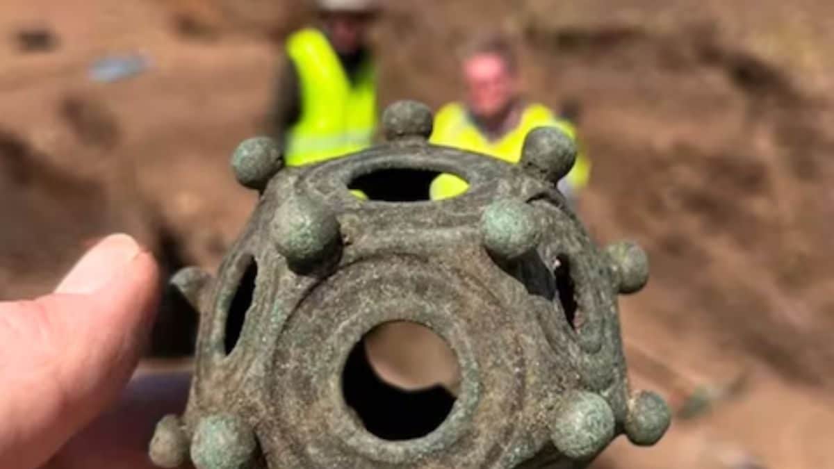 Roman Dodecahedrons Discovered In England’s Midlands; Archaeologists To Examine