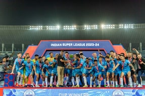 Mumbai City FC beat Mohun Bagan Super Giant 3-1 to clinch ISL 2023-24 Cup Winners