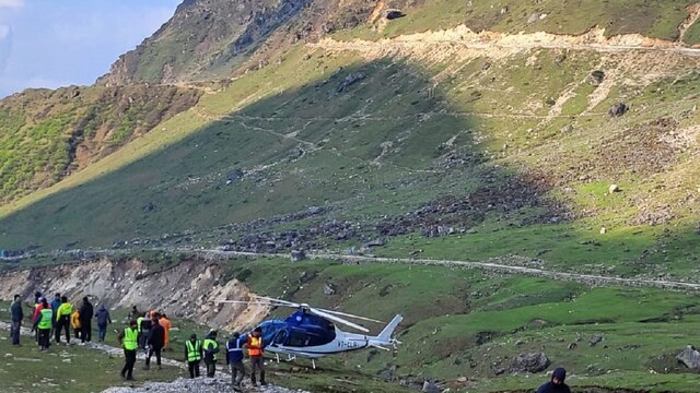 Helicopter Carrying Kedarnath Pilgrims Loses Control At Last Moment, Makes  Emergency Landing | On Cam - News18