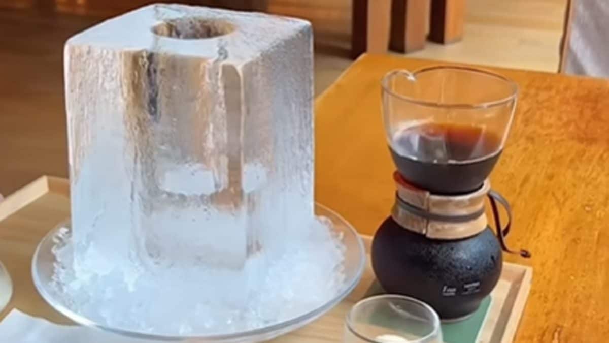 Japan Cafe Serving Coffee In An Ice Cube Has The Internet's Undivided ...