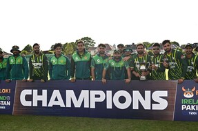 Pakistan beat Ireland 2-1