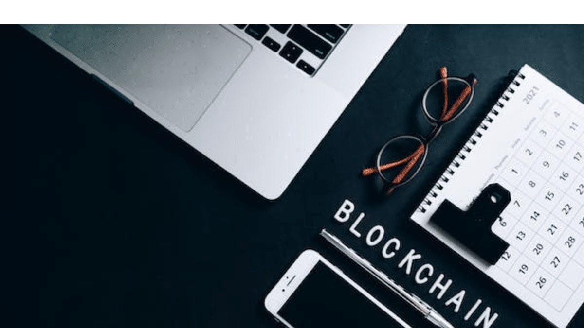The Role of Digital Currency in the Global Economy: Challenges and Perspectives - Vimarsana News