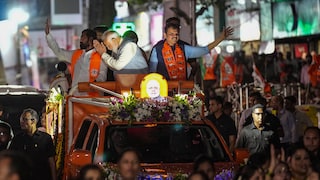 Chaos in Mumbai Metro But Cheers on Street: A Glimpse of PM Modi's Ghatkopar Roadshow Amid Office Hours - Vimarsana News