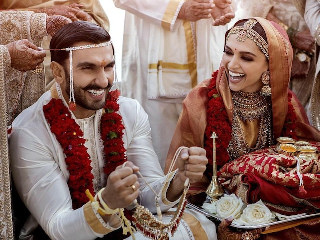 Ranveer Singh DELETES Wedding Pics With Deepika Padukone Ahead of Baby's  Birth? Here's What We Know - News18