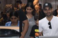 Shah Rukh Khan Spotted With Suhana Khan's Rumoured BF Agastya Nanda, Trio Give Camera a Miss | Watch