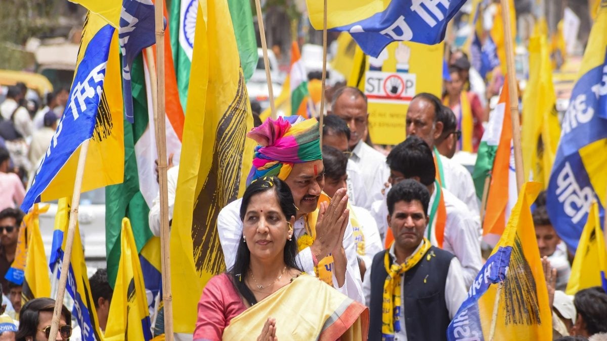 Sunita Kejriwal Campaigns In Gujarat, Seeks Votes To `Save Democracy'