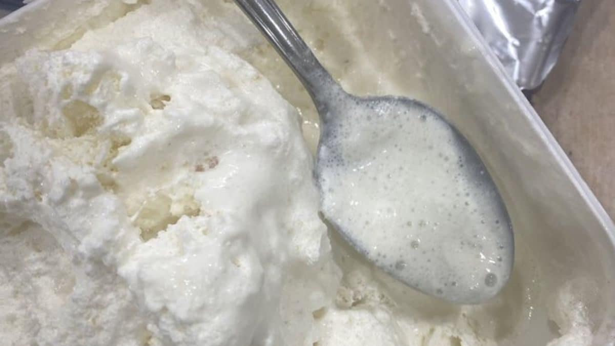 ‘Gross Stuff’: Bengaluru Doctor Finds Oily Liquid in Amul Ice Cream Ordered From Zepto, Shares Pic